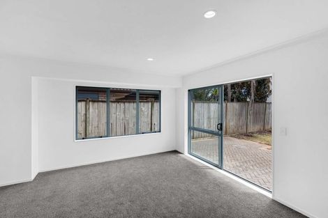 Photo of property in 10 Kalberry Place, East Tamaki, Auckland, 2016