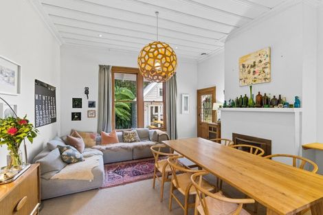 Photo of property in 7 Strathmore Crescent, Roslyn, Dunedin, 9010