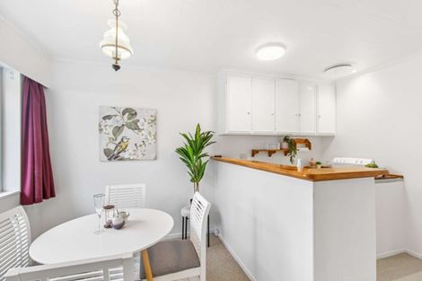 Photo of property in 25b Pehi Kupa Street, Waikanae, 5036