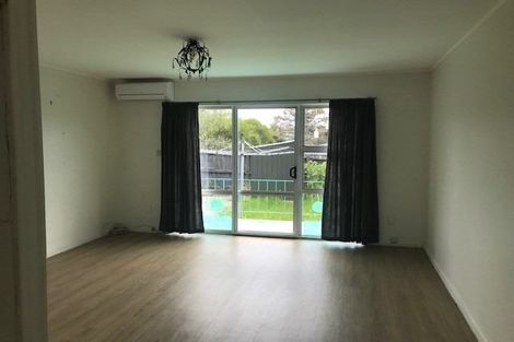 Photo of property in 2/102 Lynwood Road, New Lynn, Auckland, 0600