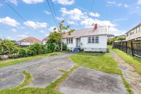Photo of property in 243 Great North Road, Henderson, Auckland, 0612