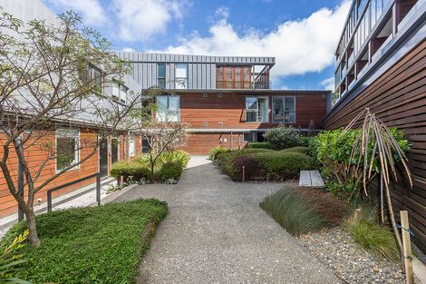 Photo of property in Patent 326 Apartments, 326 Evans Bay Parade, Hataitai, Wellington, 6021