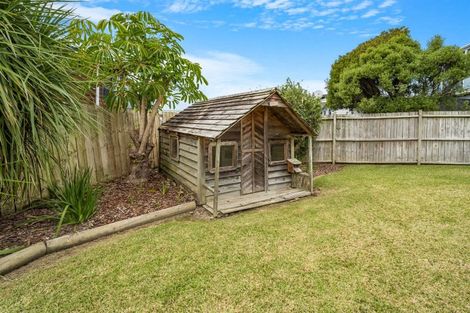 Photo of property in 52 Waiora Road, Stanmore Bay, Whangaparaoa, 0932