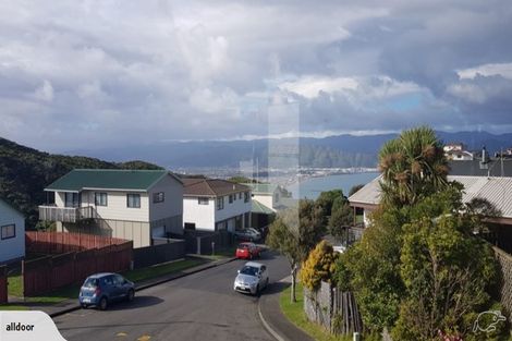 Photo of property in 21a Fernhaven Grove, Newlands, Wellington, 6037