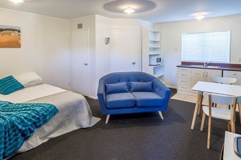 Photo of property in 35 Jones Crescent, Melville, Hamilton, 3206