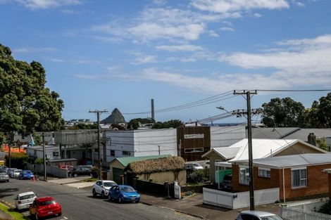 Photo of property in 7/53 Young Street, New Plymouth, 4310