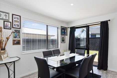 Photo of property in 2 Kotiate Street, Papamoa Beach, Papamoa, 3118