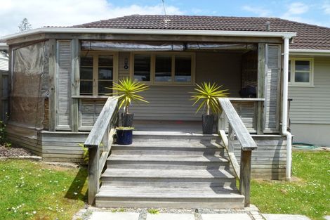 Photo of property in 5 Kaweka Street, New Lynn, Auckland, 0600
