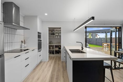 Photo of property in 37 Lockerbie Street, Morrinsville, 3300