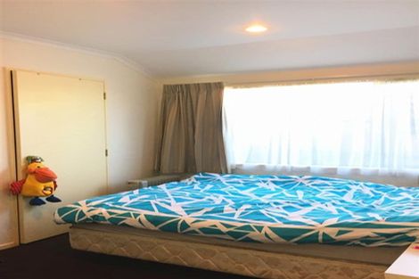 Photo of property in 4 Baltic Place, Goodwood Heights, Auckland, 2105