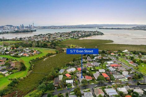 Photo of property in 1/7 Evan Street, Belmont, Auckland, 0622