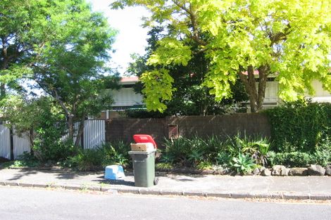 Photo of property in 2/1 Saratoga Avenue, Herne Bay, Auckland, 1011