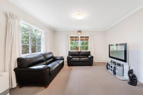 Photo of property in 198 Botany Road, Botany Downs, Auckland, 2010