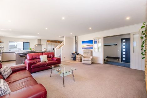 Photo of property in 9 Makora Road, Otaihanga, Paraparaumu, 5036