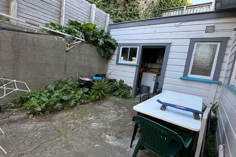 Photo of property in 14 Prince Street, Mount Victoria, Wellington, 6011