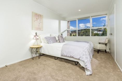 Photo of property in 43 Holland Road, Hillcrest, Auckland, 0627