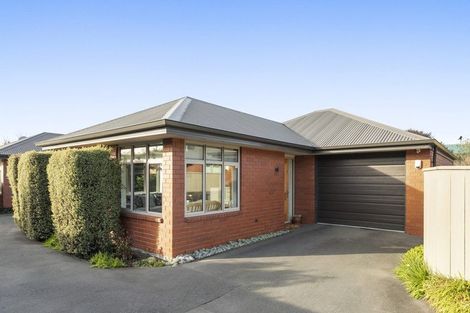 Photo of property in 2/36 Tuckers Road, Redwood, Christchurch, 8051