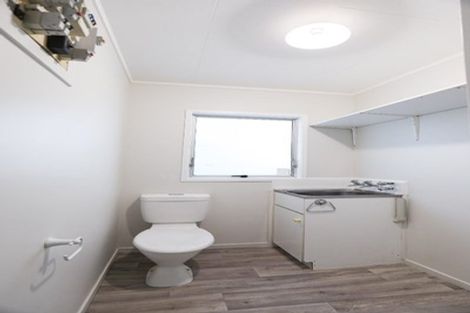 Photo of property in 6 Balwyn Place, Clendon Park, Auckland, 2103