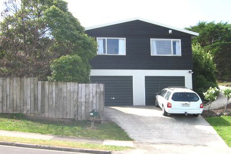 Photo of property in 2/1 Heathglen Place, Bayview, Auckland, 0629