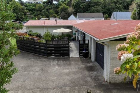 Photo of property in 2/12 Ambury Place, Merrilands, New Plymouth, 4312