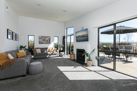 Photo of property in 12 Brooker Place, Waipukurau, 4200