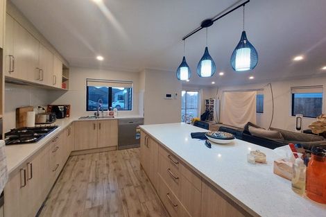 Photo of property in 13 Earlywood Road, Takanini, 2110