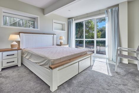 Photo of property in 68 Matipo Road, Te Atatu Peninsula, Auckland, 0610