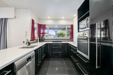 Photo of property in 19 Terry Crescent, Milson, Palmerston North, 4414