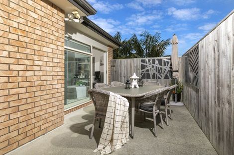 Photo of property in 37 Elizabeth Street, Orewa, 0931
