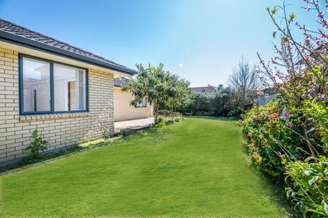 Photo of property in 30 Misty Valley Drive, Henderson, Auckland, 0612