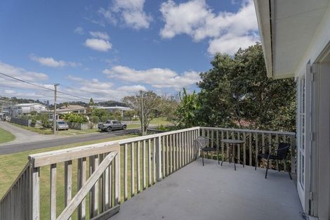 Photo of property in 3 Daphne Road, Tairua, 3508