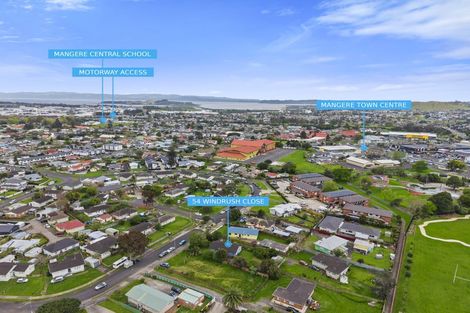 Photo of property in 54 Windrush Close, Mangere, Auckland, 2022
