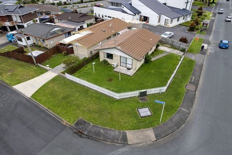 Photo of property in 3 Centreway Road, Orewa, 0931