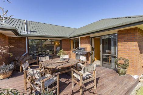 Photo of property in 6 Thornhill Place, Sockburn, Christchurch, 8042