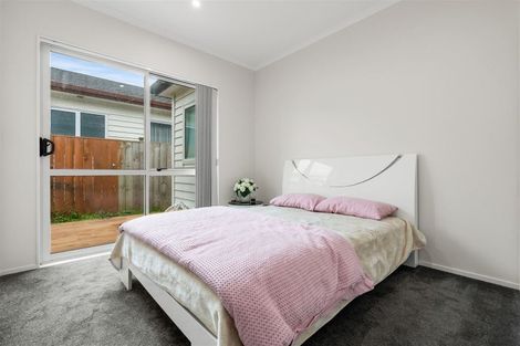 Photo of property in 2 Castlepoint Avenue, Takanini, 2110