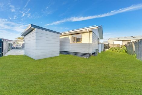 Photo of property in 2/28 Kennington Drive, Clendon Park, Auckland, 2103