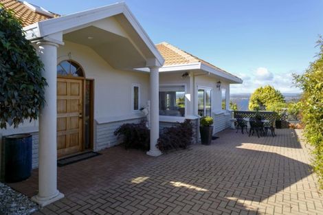 Photo of property in 2 Krissell Place, Acacia Bay, Taupo, 3330