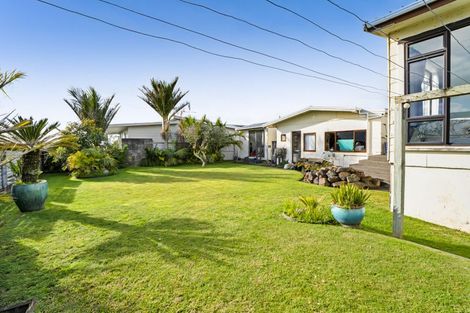 Photo of property in 27 Fitzroy Road, Fitzroy, New Plymouth, 4312