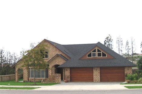 Photo of property in 43 Lake Panorama Drive, Henderson, Auckland, 0612