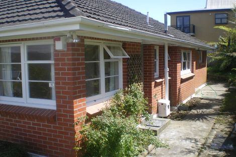 Photo of property in 5 Poto Road, Normandale, Lower Hutt, 5010