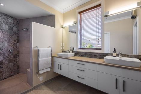 Photo of property in 6 Stonewall Place, Huntsbury, Christchurch, 8022