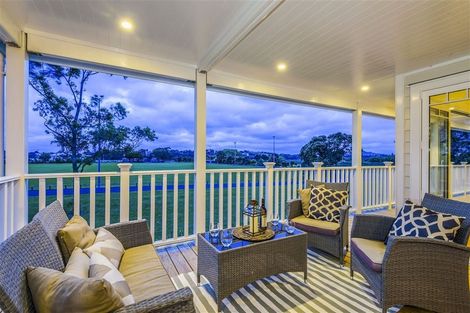 Photo of property in 48a Waterview Road, Stanley Point, Auckland, 0624