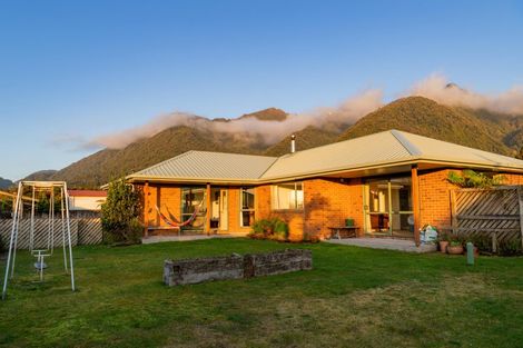 Photo of property in 17 Pekanga Drive, Fox Glacier, 7886