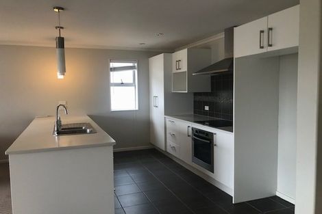 Photo of property in 11b Nimstedt Avenue, Oteha, Auckland, 0632