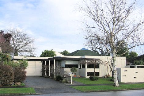 Photo of property in 11 Chilton Grove, Hokowhitu, Palmerston North, 4410
