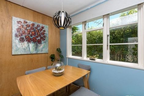 Photo of property in 64 Parsons Street, Frankleigh Park, New Plymouth, 4310