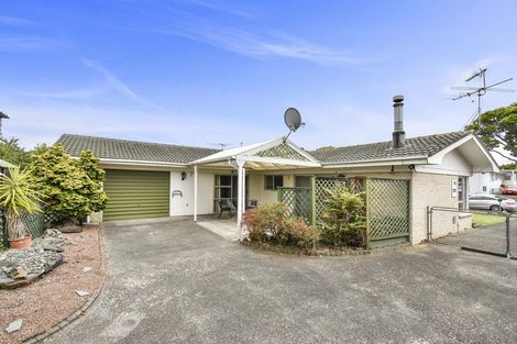 Photo of property in 20 Sunnypark Avenue, Rosehill, Papakura, 2113