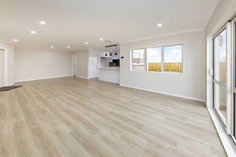 Photo of property in 18 Te Aramanu Crescent, Papakura, 2110