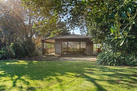 Photo of property in 27 Donnelly Street, Oakura, 4314