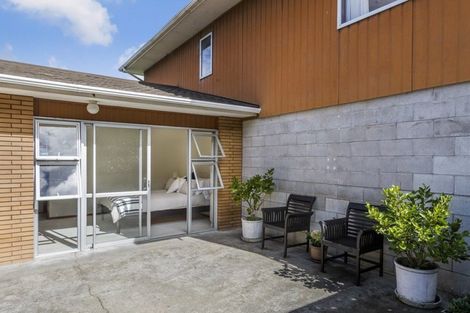 Photo of property in 61 Queenstown Road, Onehunga, Auckland, 1061